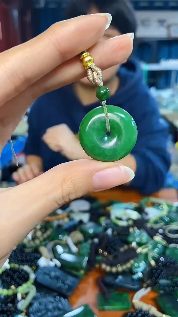 未镶嵌和田玉挂件1