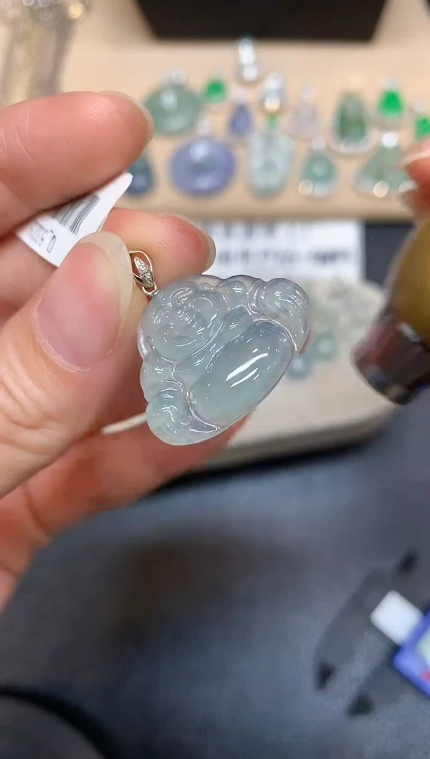 颈饰18K金镶嵌翡翠佛公【无服务费