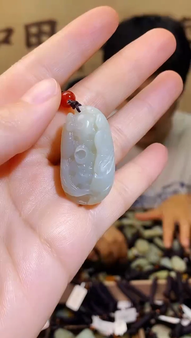 和田玉未镶嵌颈饰1