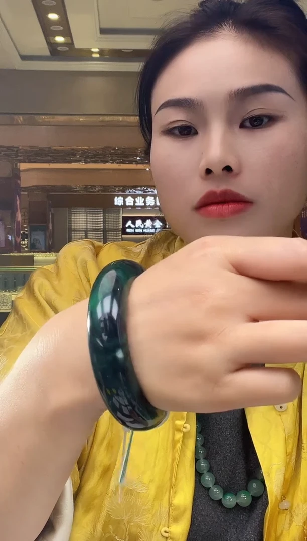 未镶嵌手镯石英质玉54