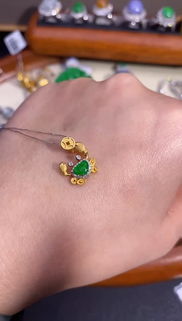 【闪购商品】翡翠吊坠(不含链)18K金镶嵌万能扣吊坠