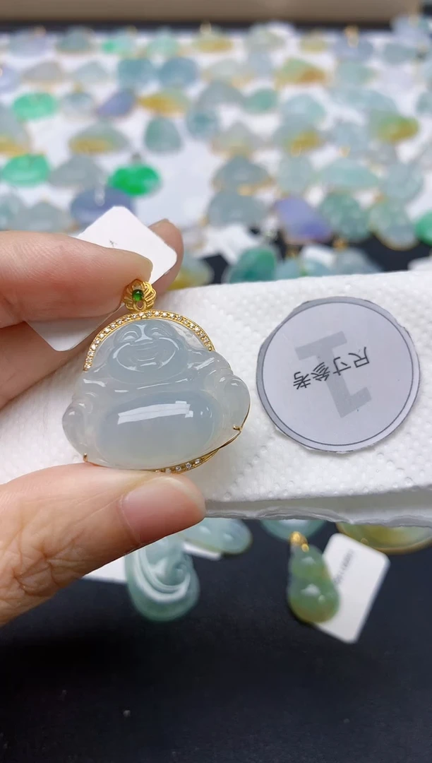 翡翠18K金镶嵌颈饰天然缅甸A货翡翠