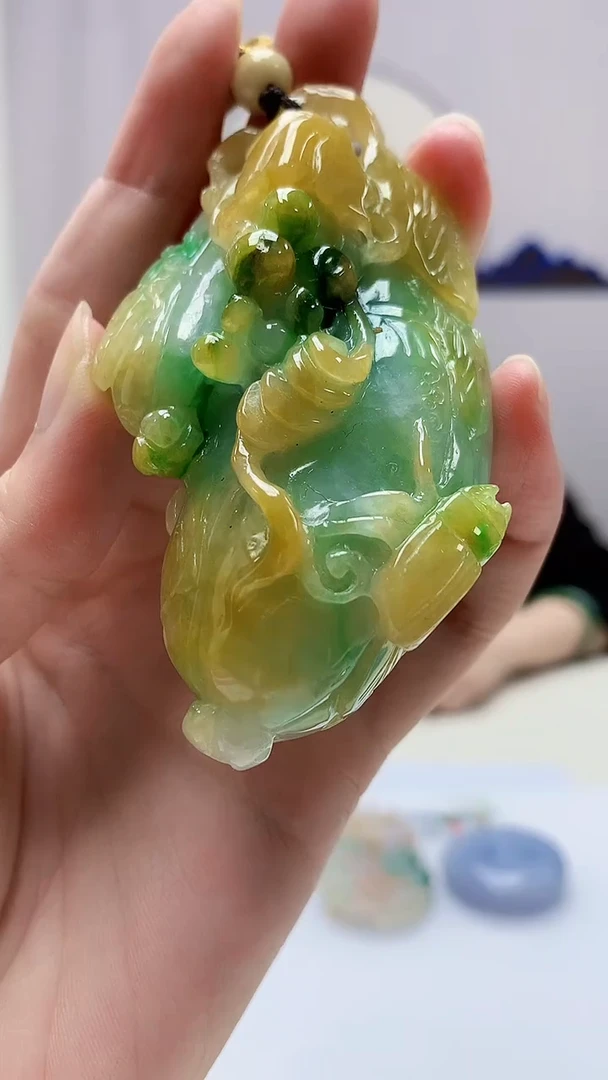 定制翡翠未镶嵌4852zm-毛货挂件瓜101