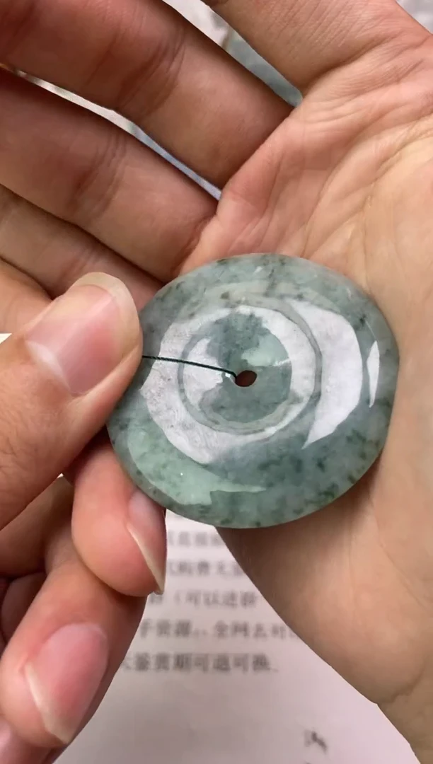 翡翠未镶嵌颈饰快*哥天然翡翠