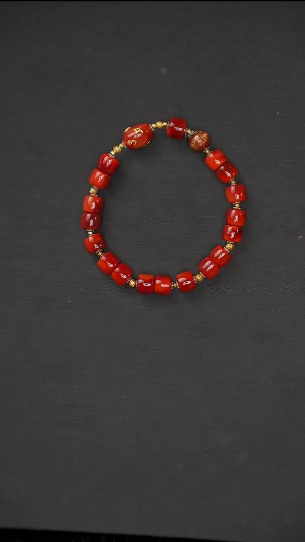 18K金镶嵌手串南红玛瑙手串