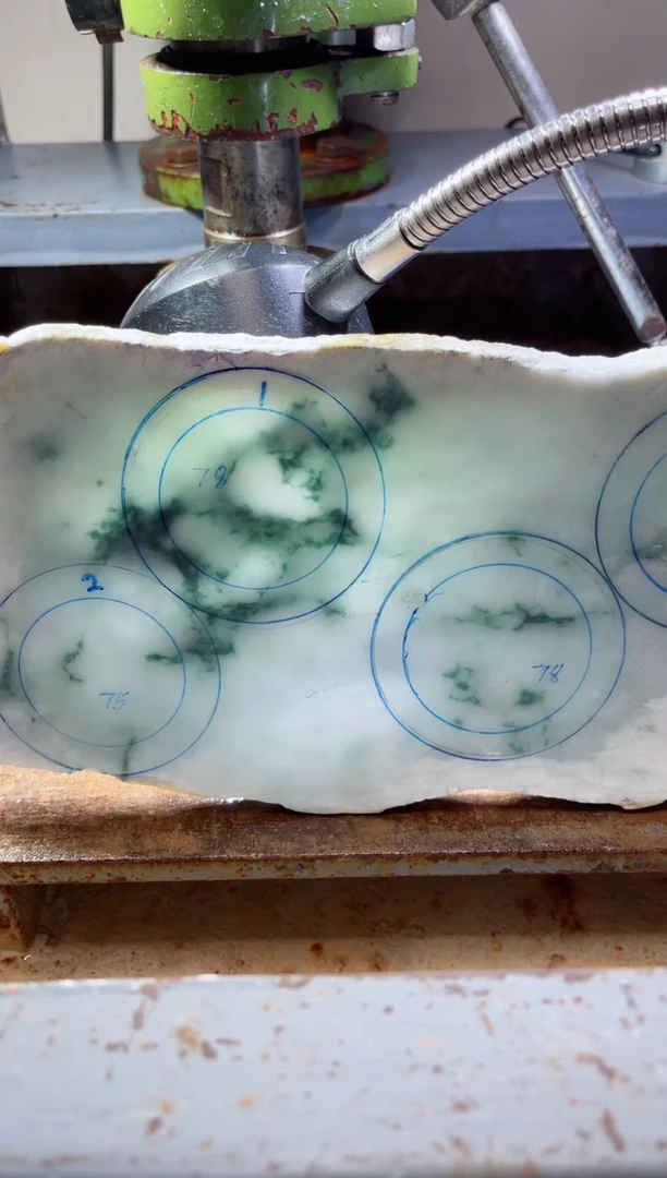 未镶嵌手镯定制翡翠唐*莹手镯