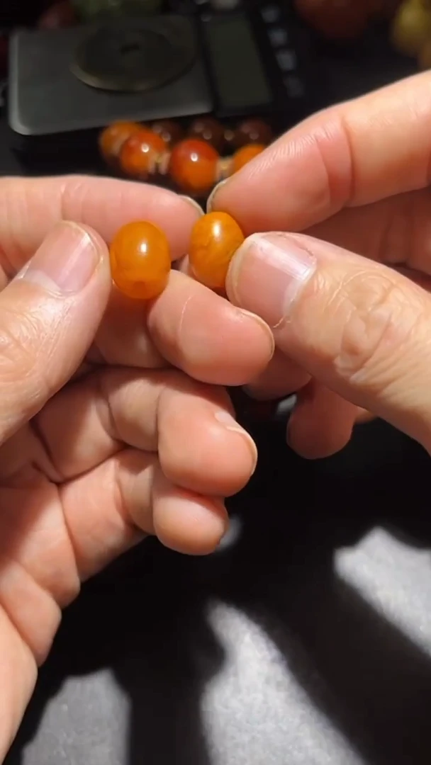 蜜蜡颈饰未镶嵌pz1218-60老蜜蜡两粒一起发货