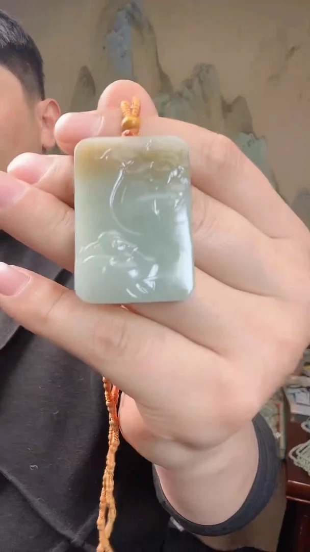 颈饰未镶嵌和田玉.