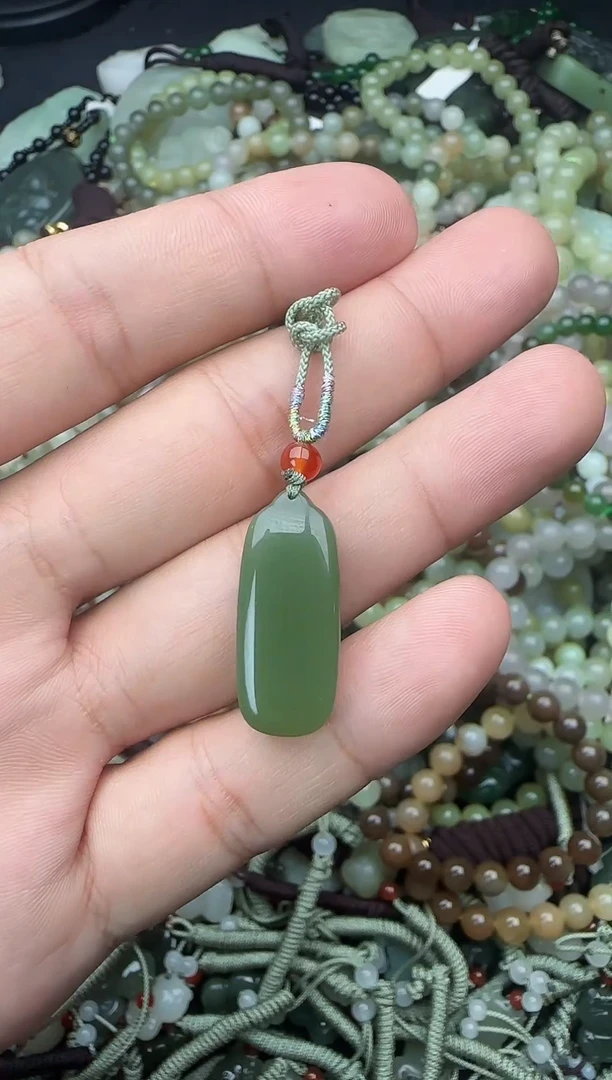 颈饰未镶嵌和田玉拍一发一