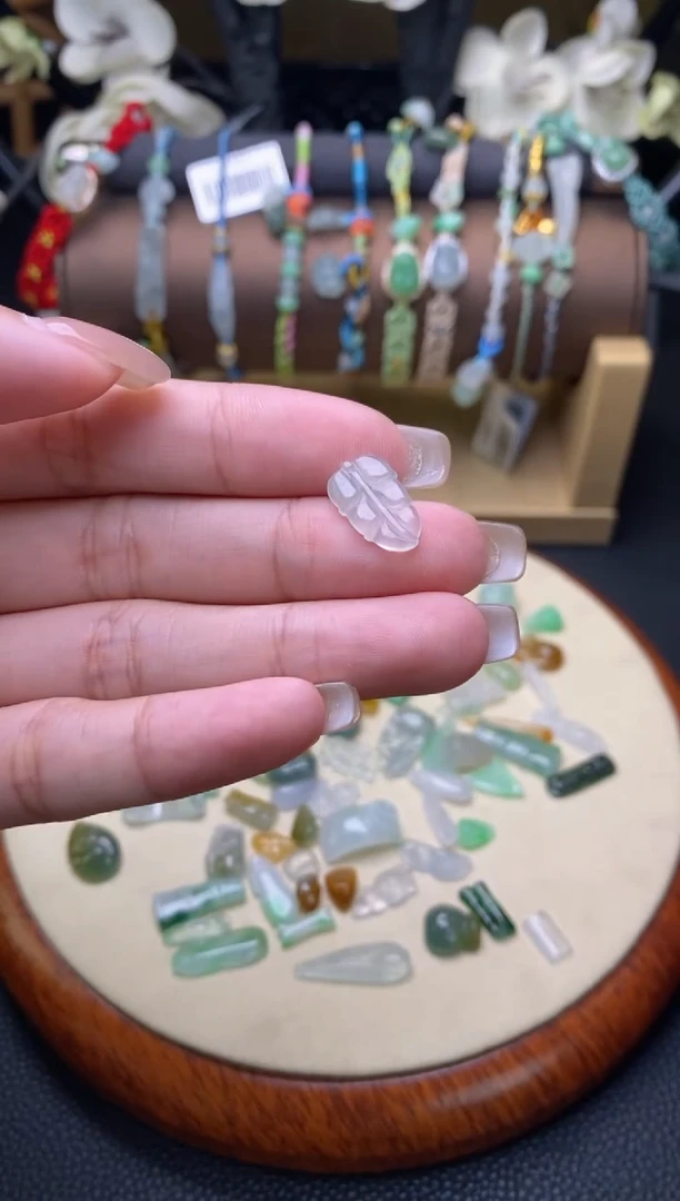 颈饰未镶嵌翡翠净货15600
