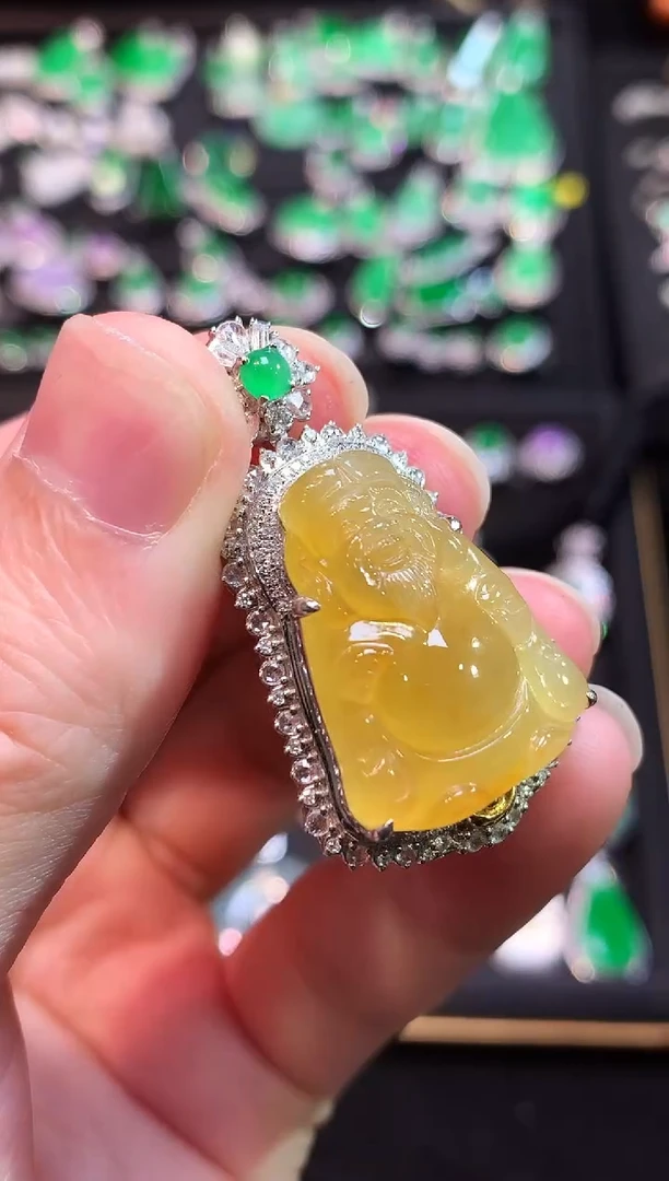 吊坠(赠链)18K金镶嵌翡翠高冰黄翡财神吊坠