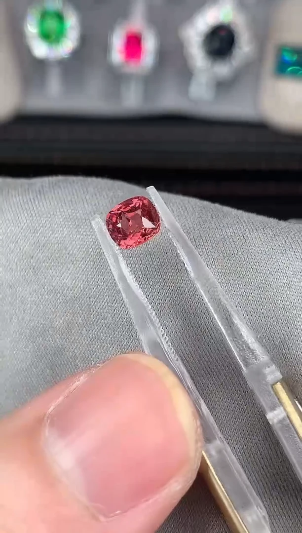 裸石尖晶石0.79ct-25-30-33