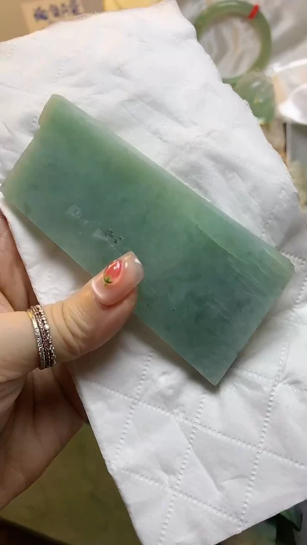 未镶嵌挂件翡翠缅甸A货翡翠,没有运费险,有纹有裂