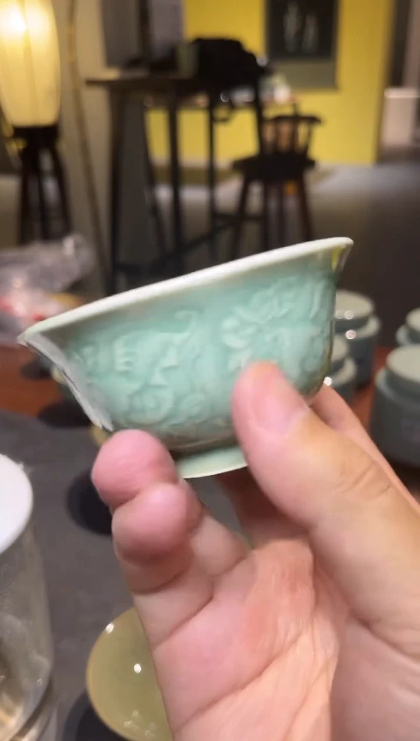 瓷橄榄绿福禄杯一只