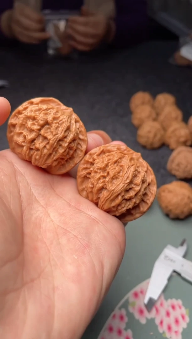 把件文玩核桃a284   盘龙纹    42尺