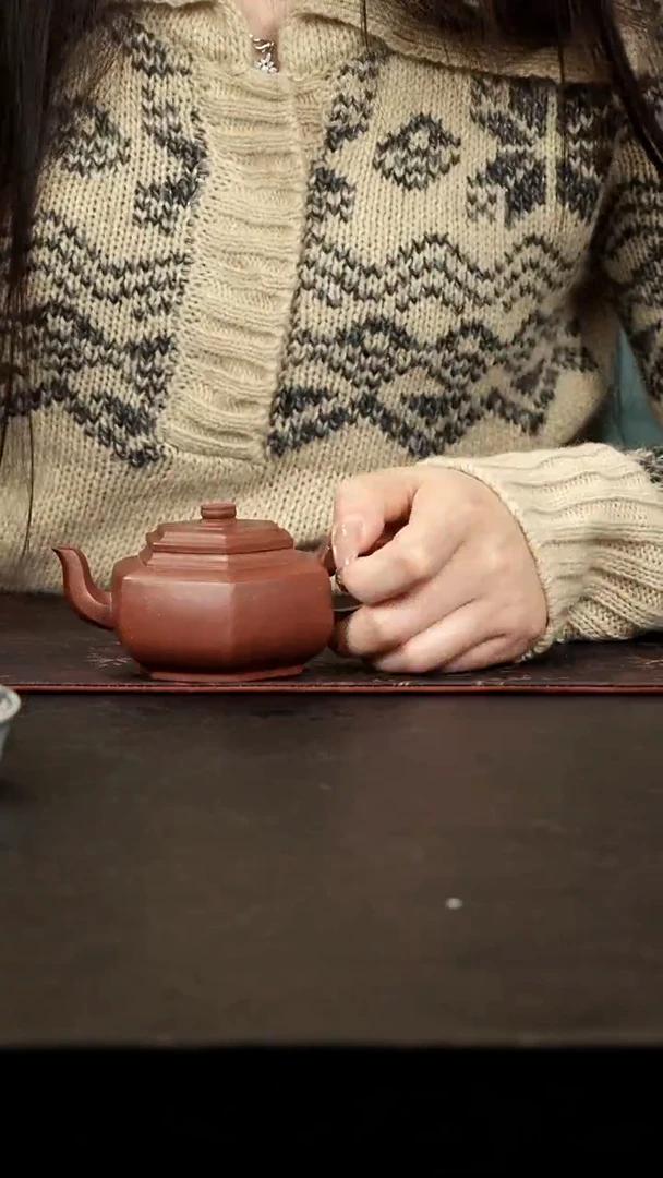 茶壶紫砂底槽青六方雪华170cc