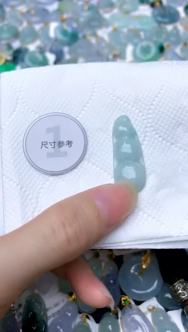 颈饰未镶嵌翡翠天然A货翡翠