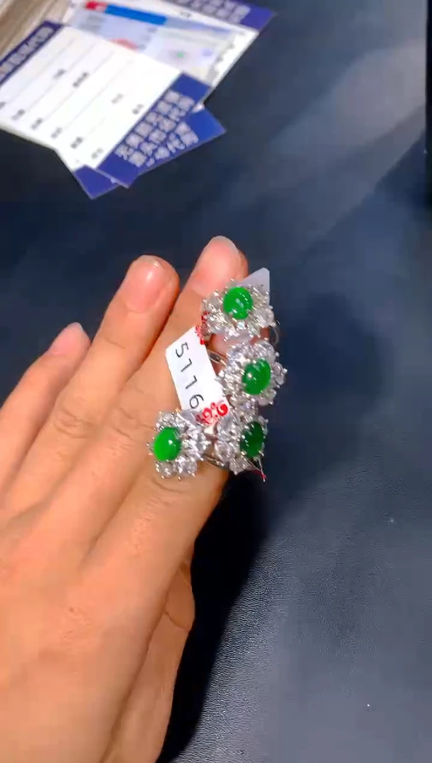 【闪购商品】定制翡翠未镶嵌44-多样性发货（发其一 ）