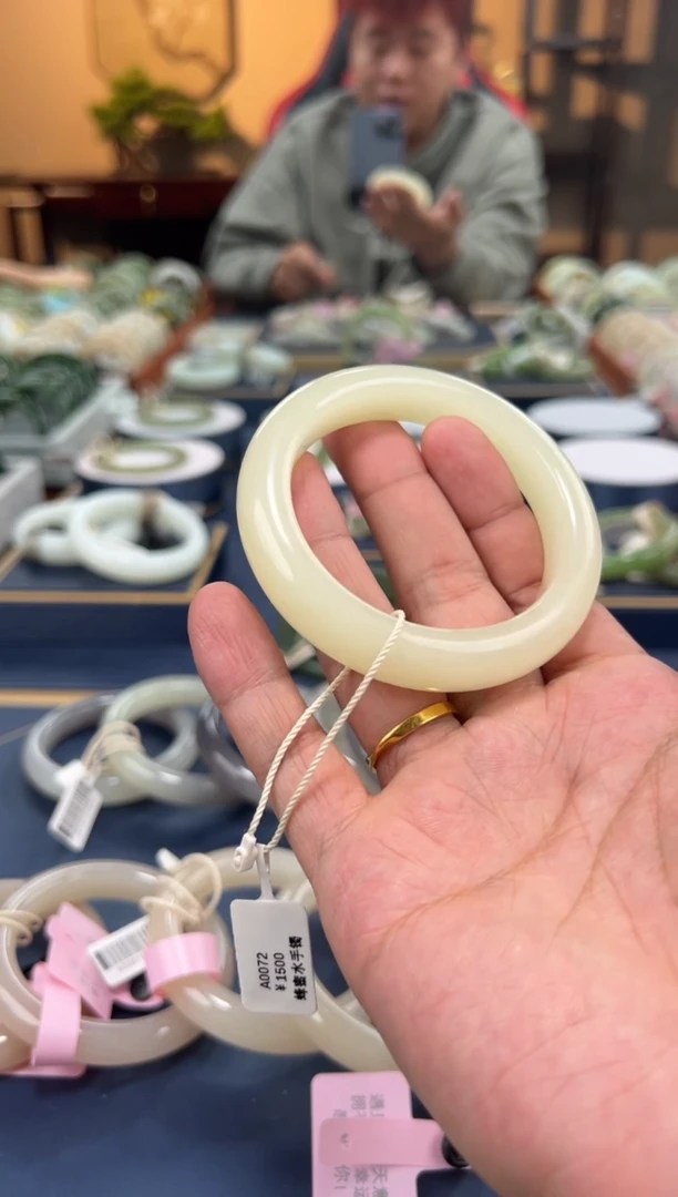 【闪购商品】和田玉手镯未镶嵌A0012-58
