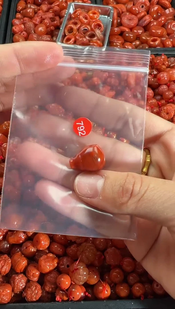 【闪购商品】南红玛瑙颈饰未镶嵌1