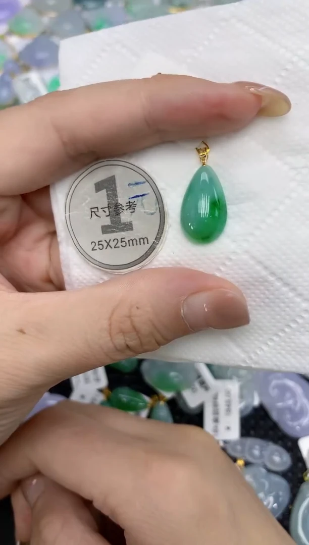 颈饰18K金镶嵌翡翠11111111