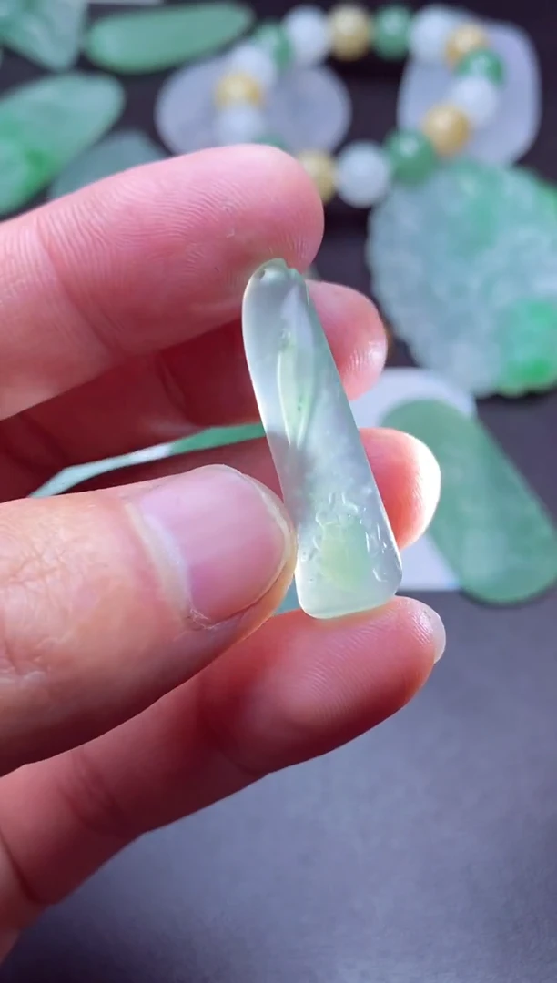 未镶嵌定制翡翠未镶嵌定制翡翠