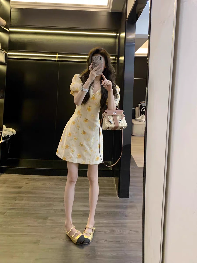 旗袍夏季新款气质连衣裙V领小个子显瘦遮肉老钱风松弛感女装贵气