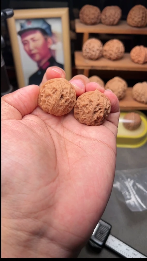 吊坠文玩核桃野生龙胆狮子头33