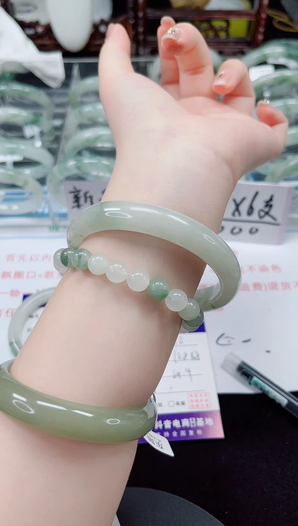 未镶嵌手镯石英质玉92-64/65