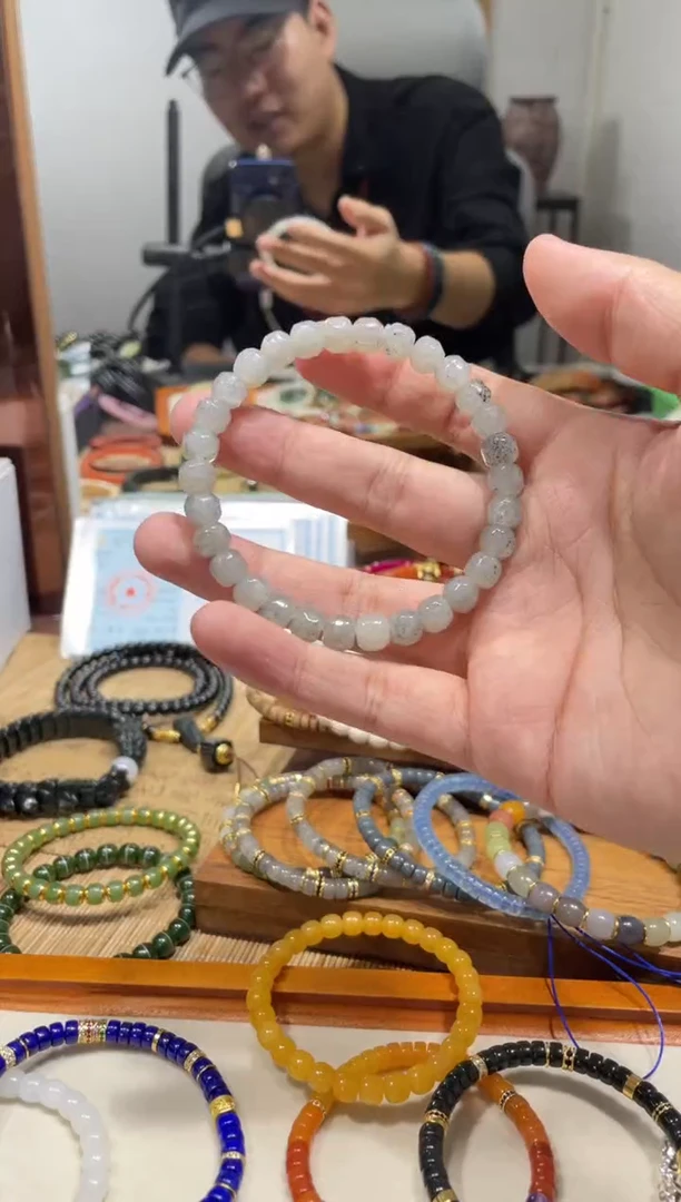 未镶嵌手串和田玉7mm无相点墨青花和田玉手串