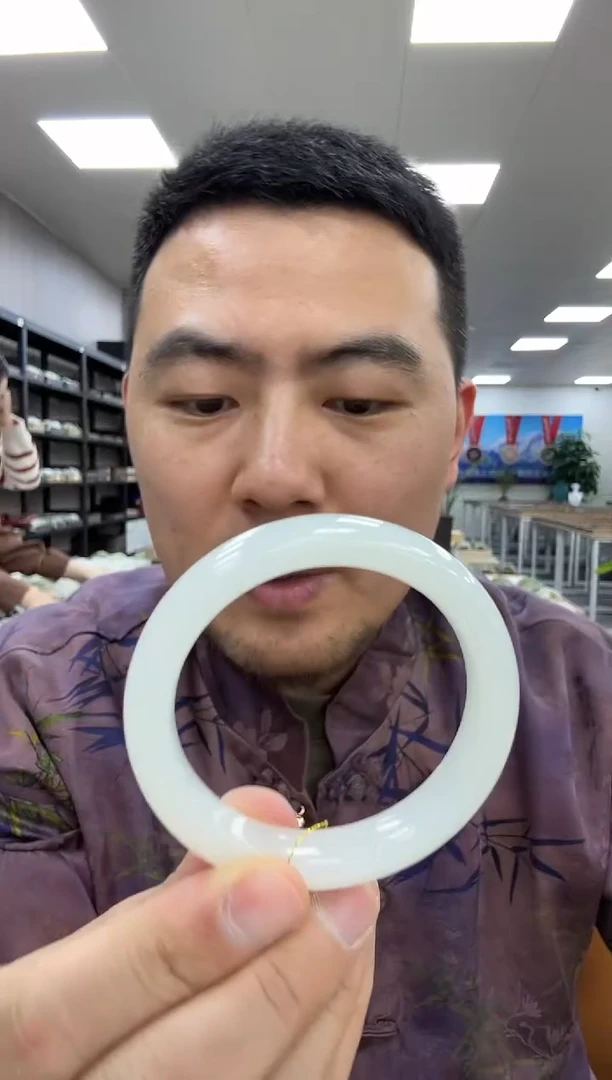 【闪购商品】和田玉手镯未镶嵌53  378