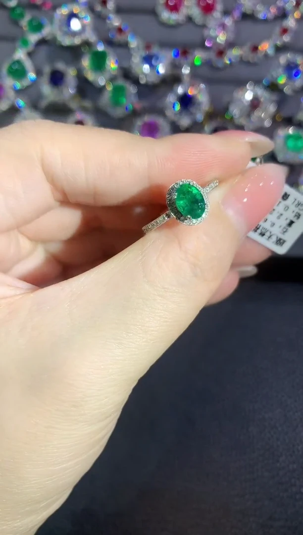 18K金镶嵌戒指祖母绿A45