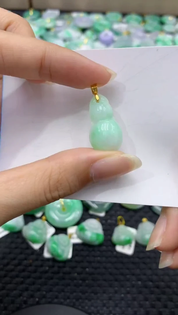 颈饰未镶嵌翡翠天然缅甸翡翠A货