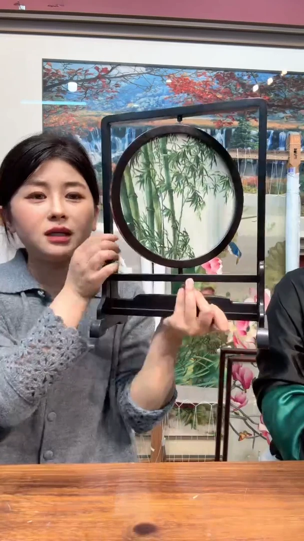 竖款非遗苏绣手工刺绣摆台