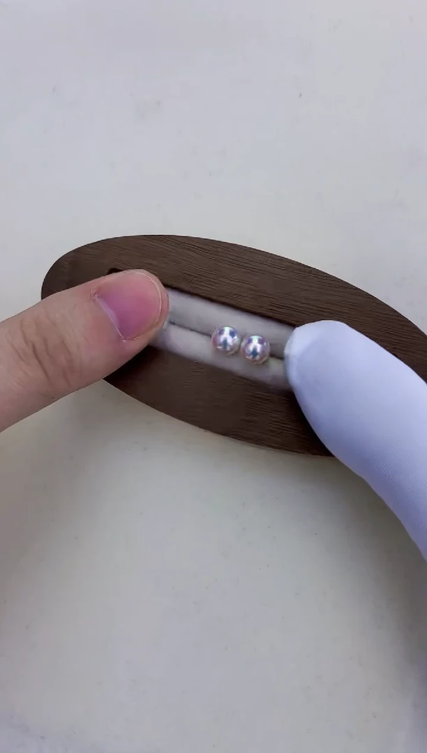 18K金镶嵌饰品海水珍珠6-7素钉定制