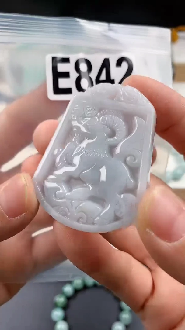 颈饰未镶嵌翡翠天然翡翠吊坠挂件