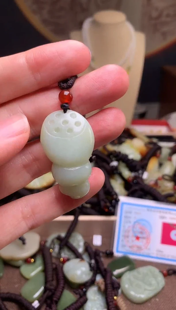 颈饰未镶嵌和田玉新疆料青海料清水和田玉吊坠