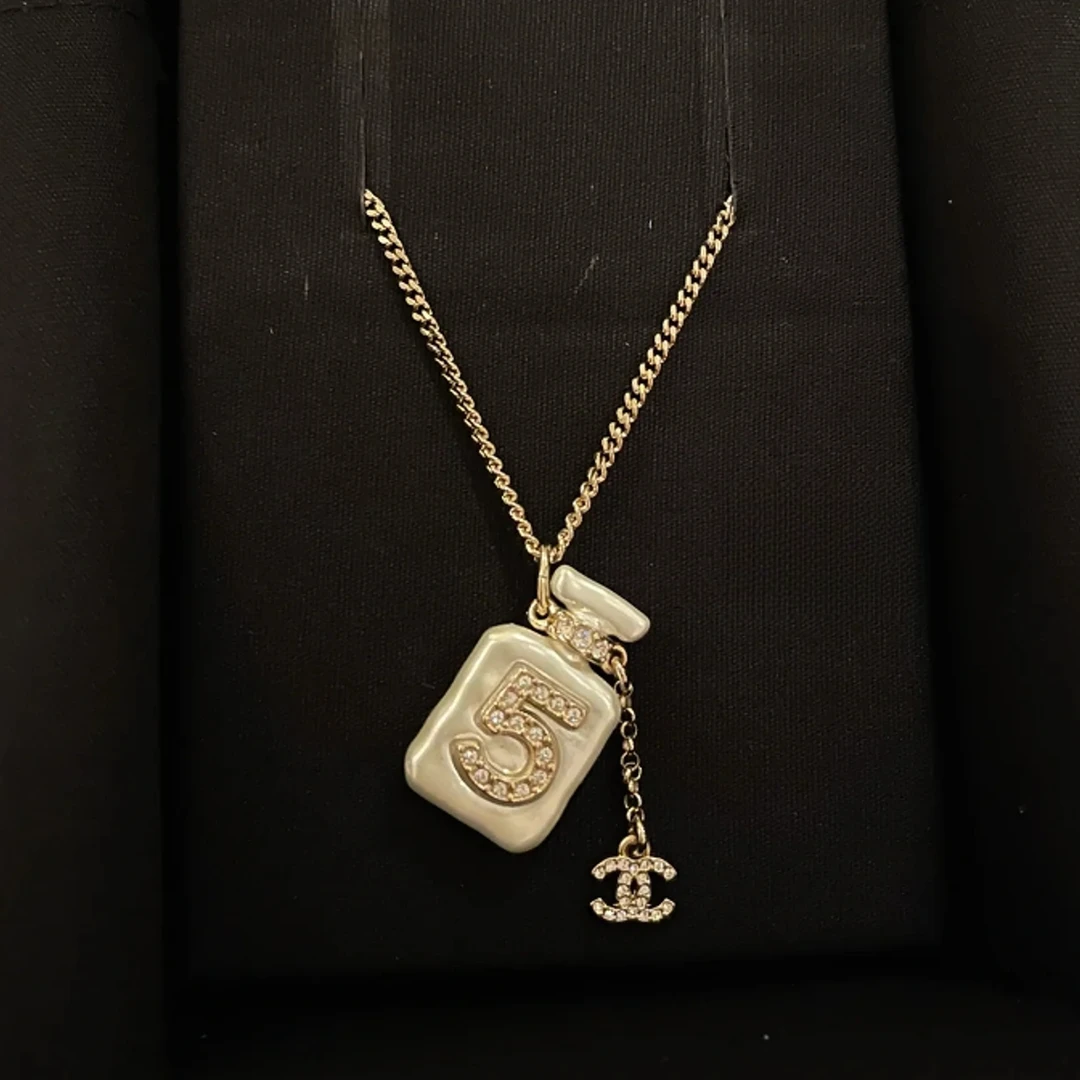 未使用 Chanel/香奈儿 全新未使用白色香水瓶长款项链3050/香选