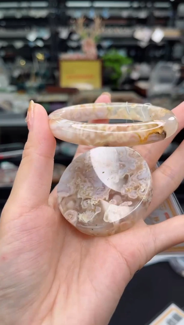 【闪购商品】石英质玉手镯未镶嵌56圈口（赠品镯心）3507040