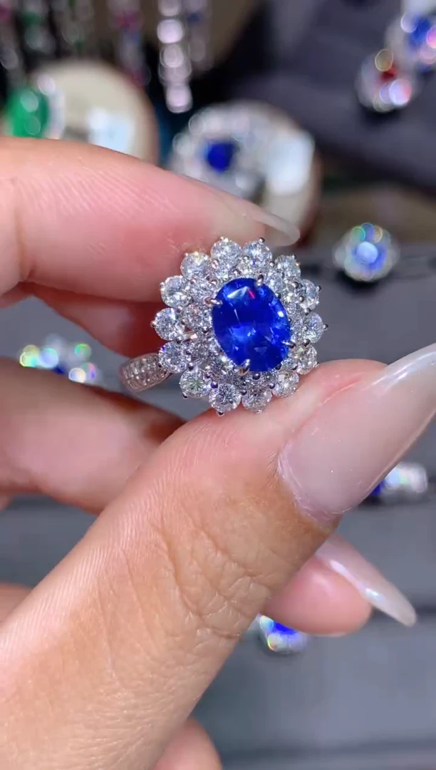 蓝宝石戒指18K金镶嵌1.59CT