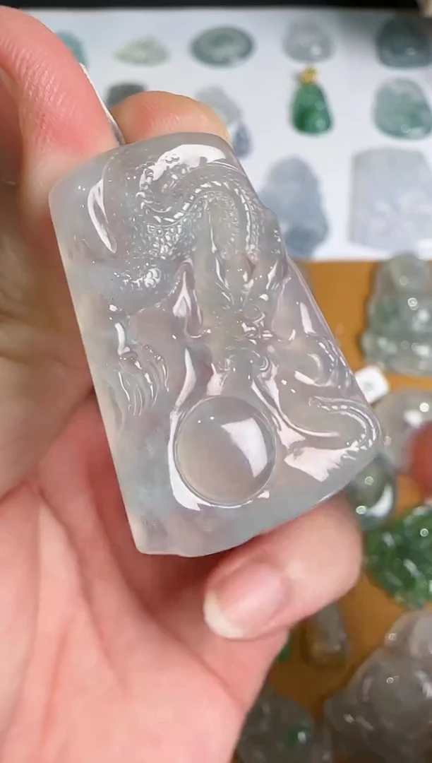 翡翠未镶嵌吊坠(不含链)龙牌