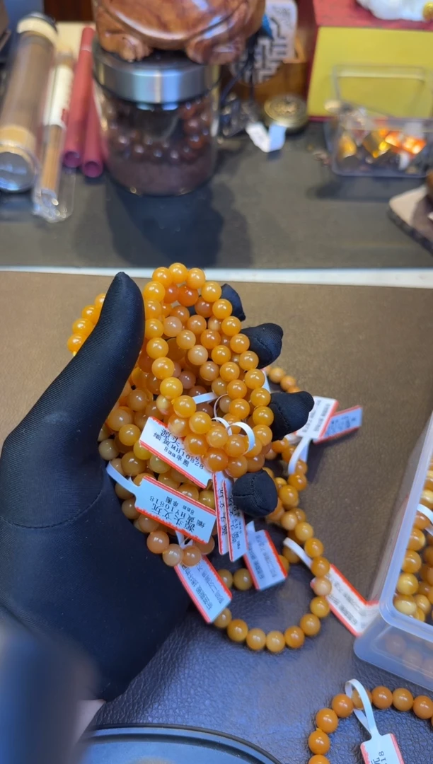 石英质玉（缅黄）手链未镶嵌缅黄8mm多样性发其一