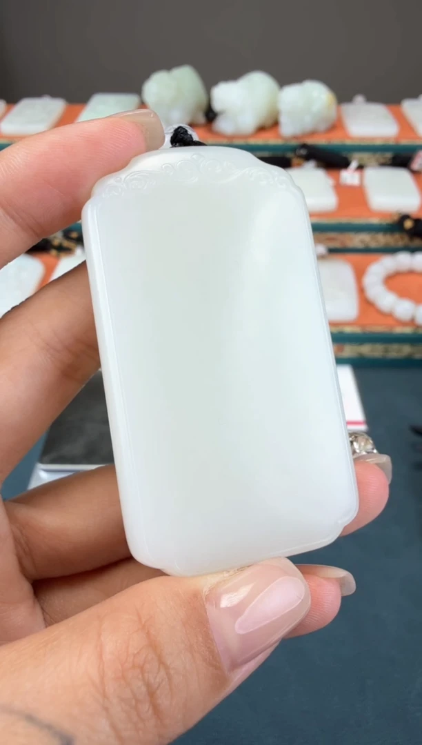 和田玉未镶嵌颈饰1