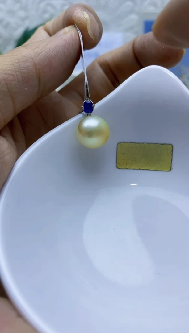 18K金镶嵌海水珍珠BG珍珠吊坠赠链@@V0357