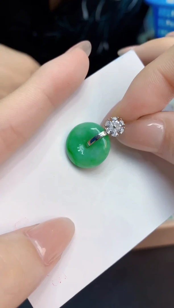 翡翠未镶嵌吊坠(不含链)1