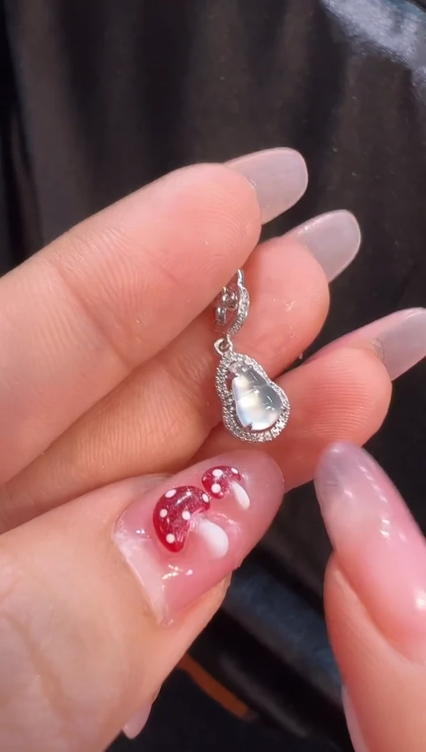 【闪购商品】翡翠颈饰18K金镶嵌吊坠