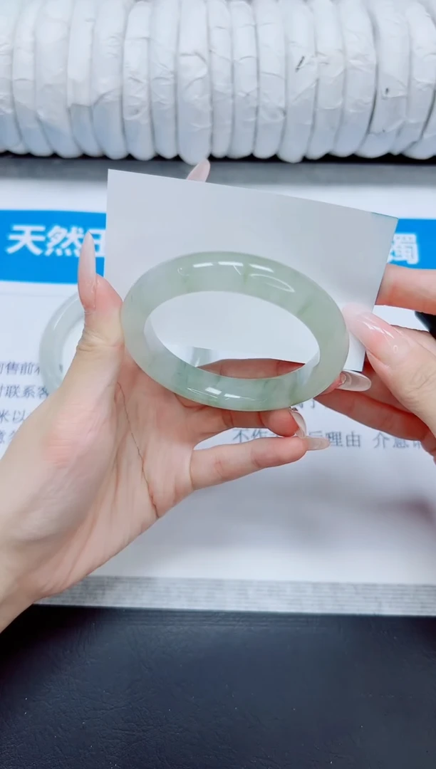 石英质玉手镯未镶嵌298/54.6