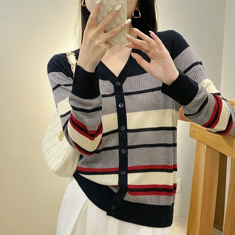 【芊荨精选】秋装气质撞色V领修身百搭显瘦拼色针织开衫S065#