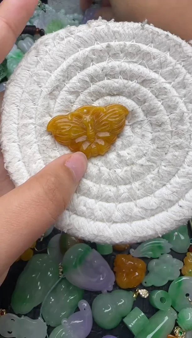 颈饰未镶嵌翡翠缅甸翡翠吊坠