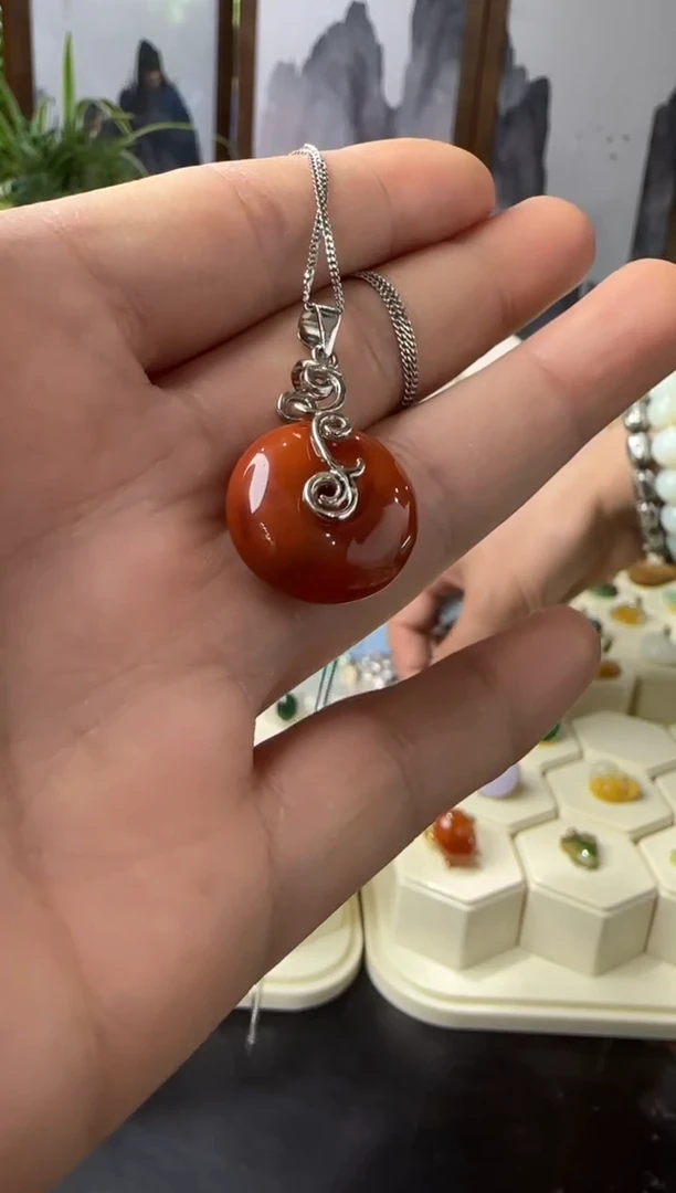 未镶嵌颈饰玛瑙/玉髓南红吊坠